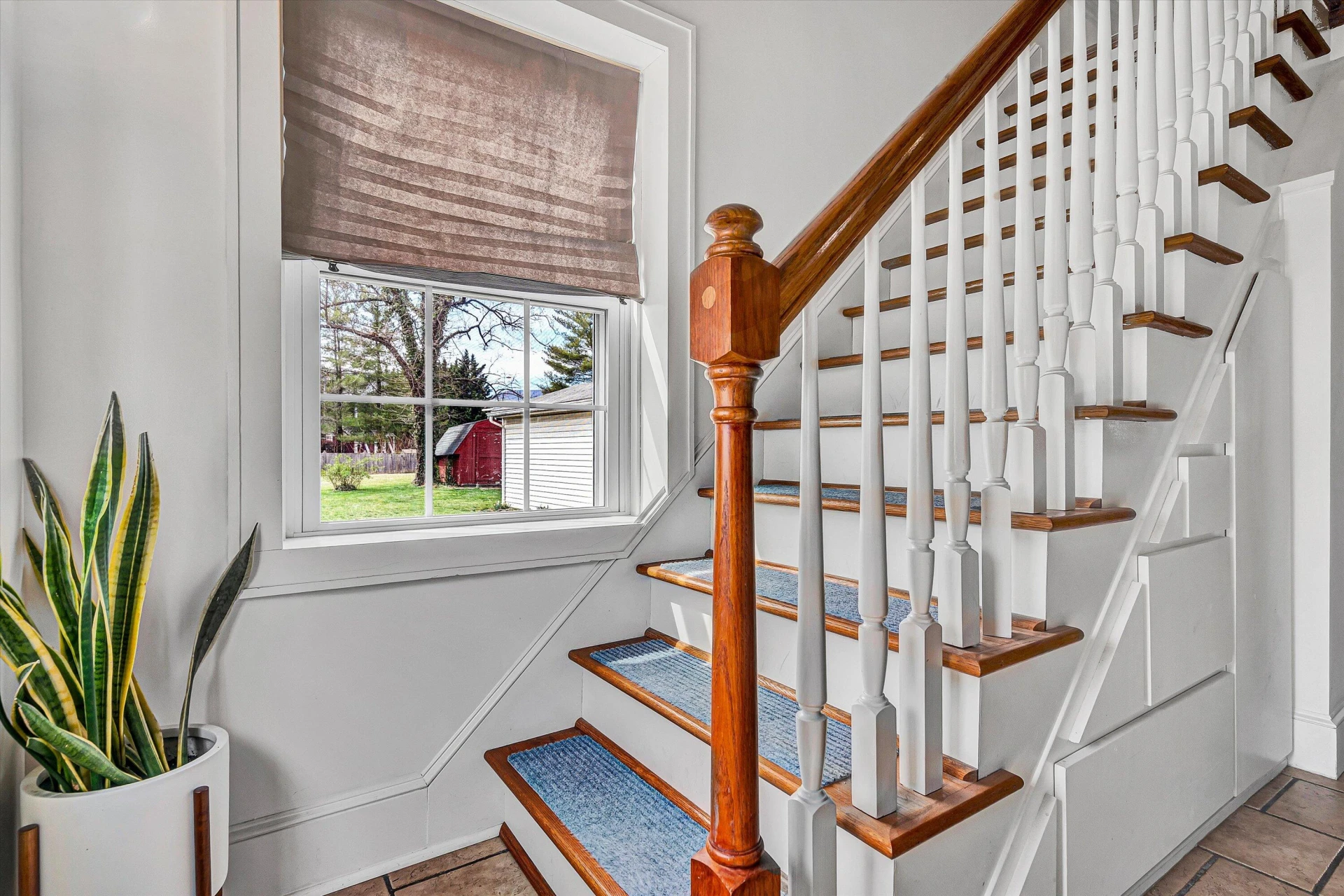 303 Goodwin AVE - Photo 24