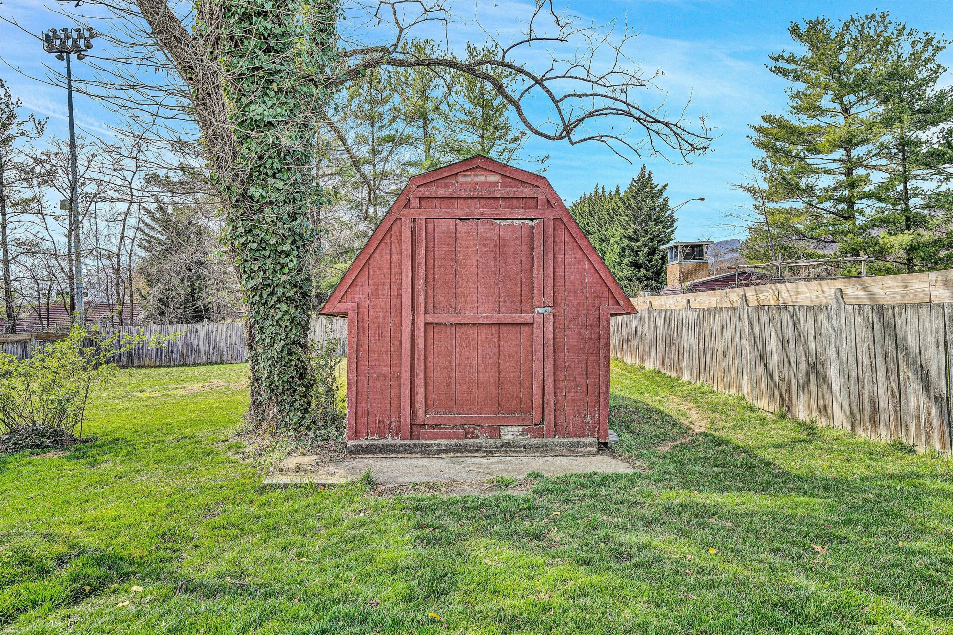 303 Goodwin AVE - Photo 30