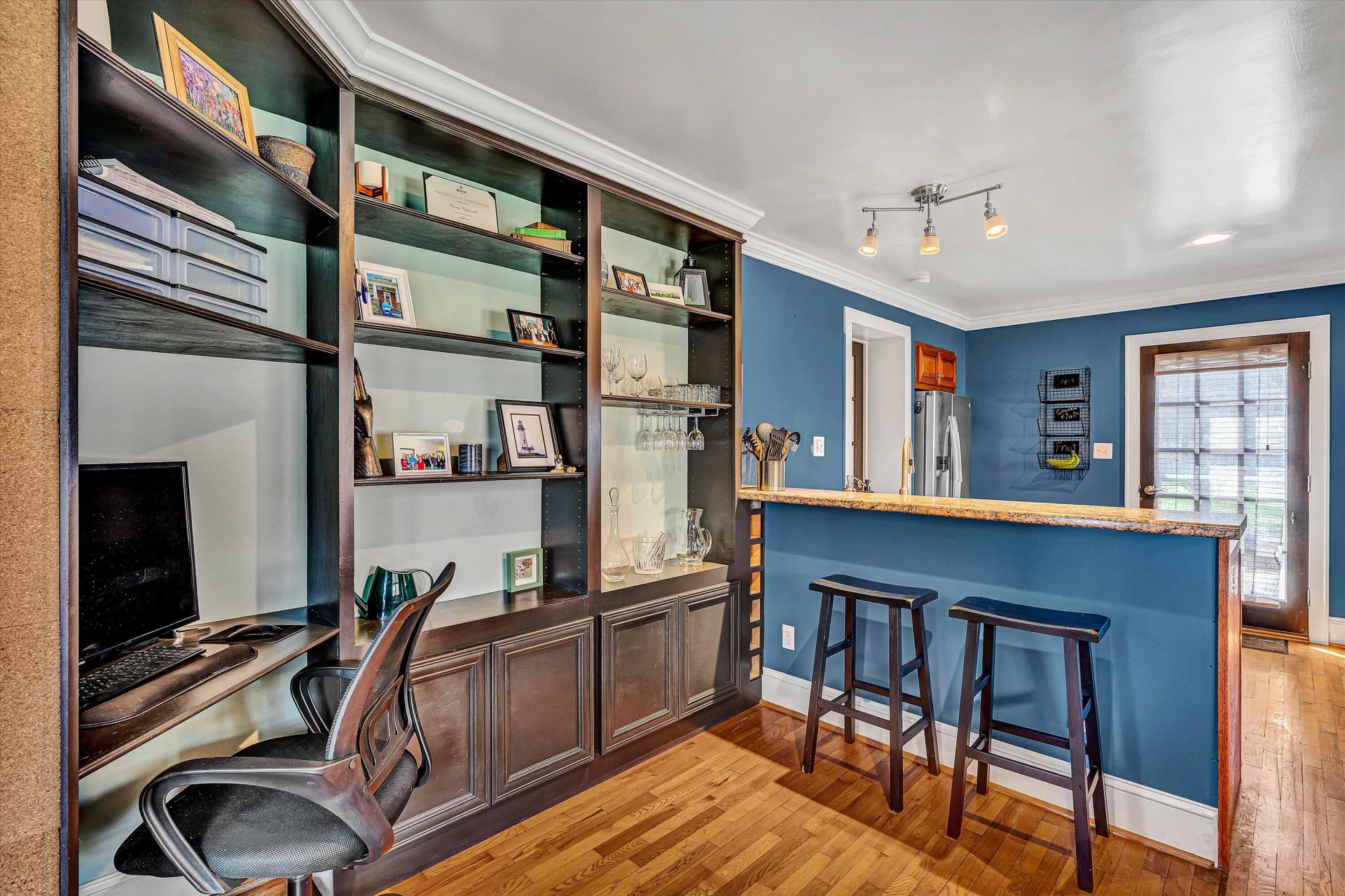 303 Goodwin AVE - Photo 12