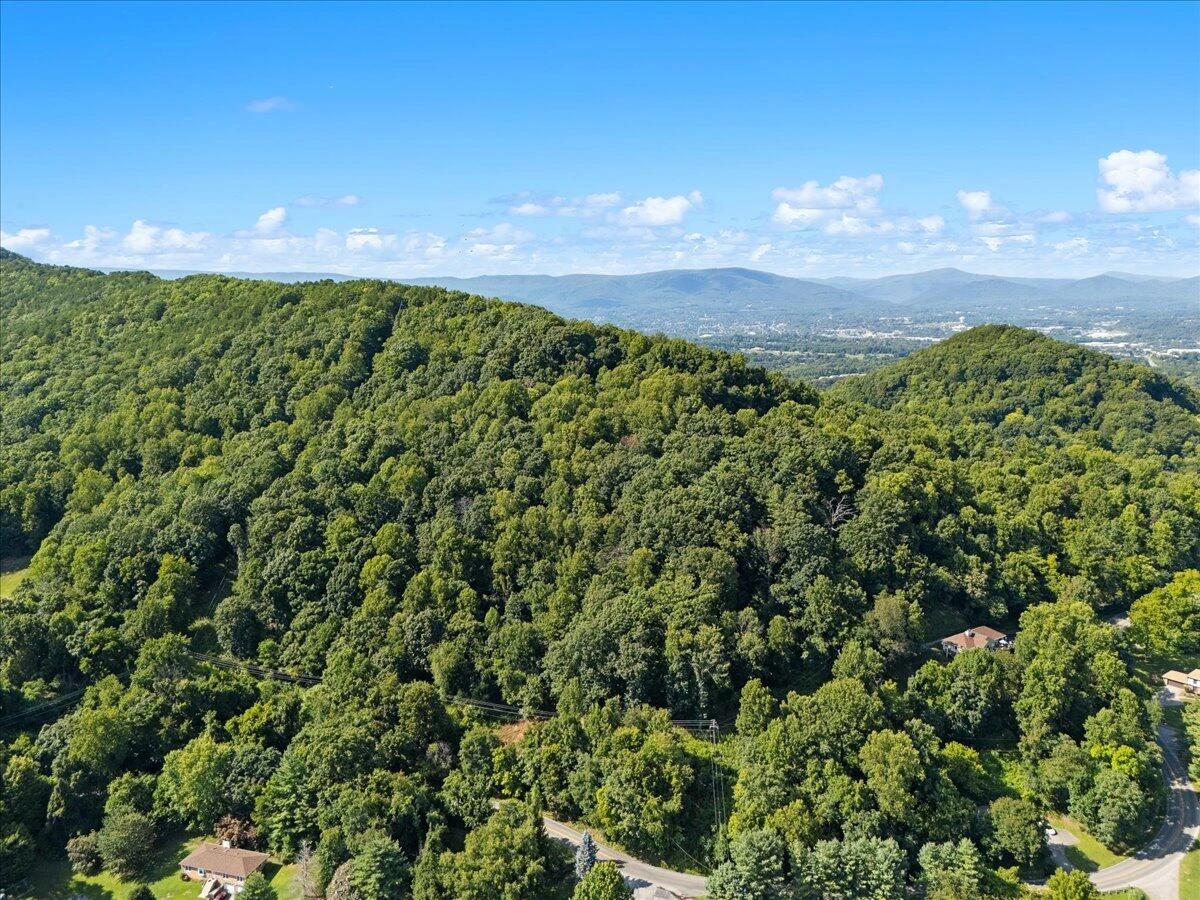 000 Sugar Loaf Mountain RD
