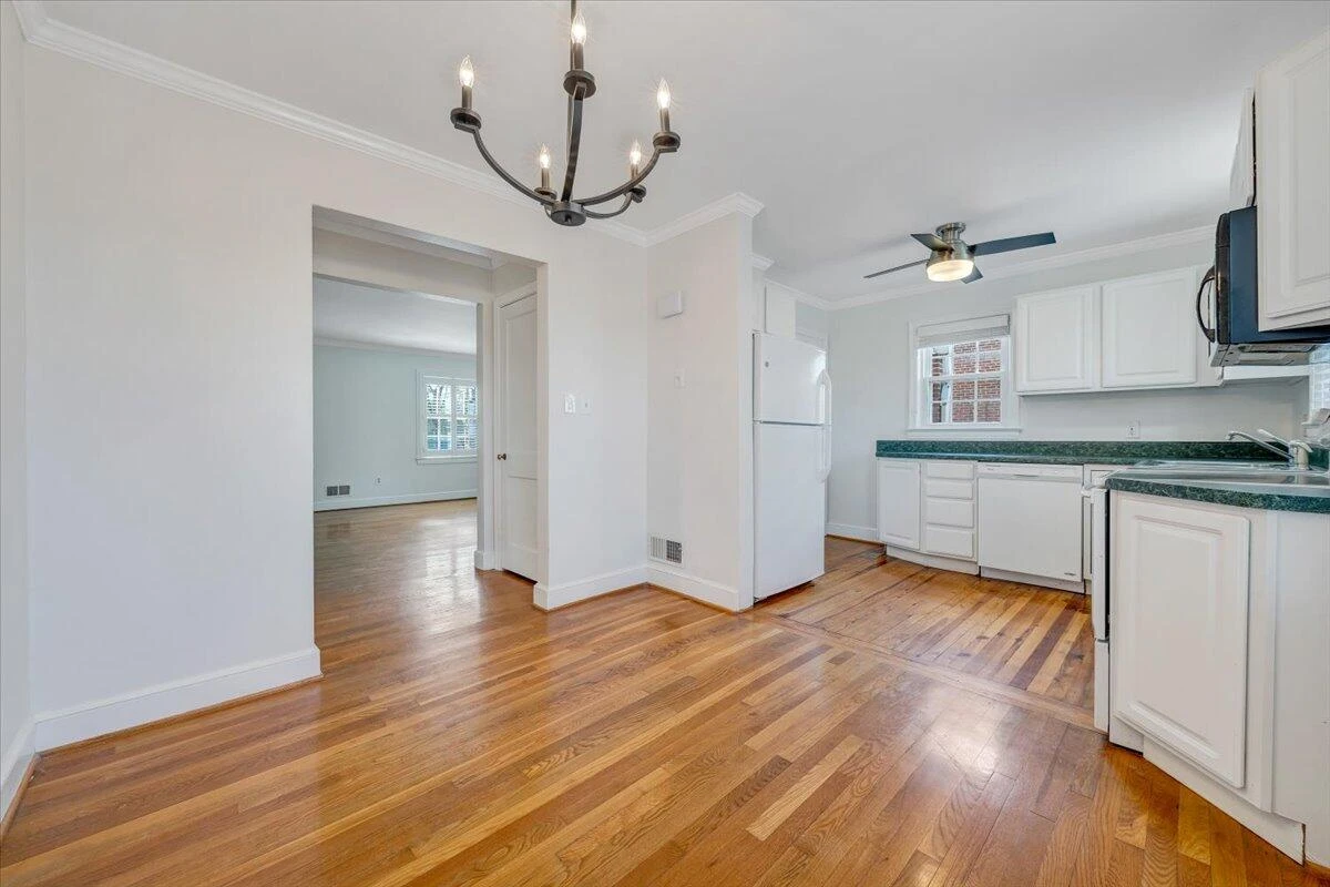 2937 Oak Crest AVE - Photo 13