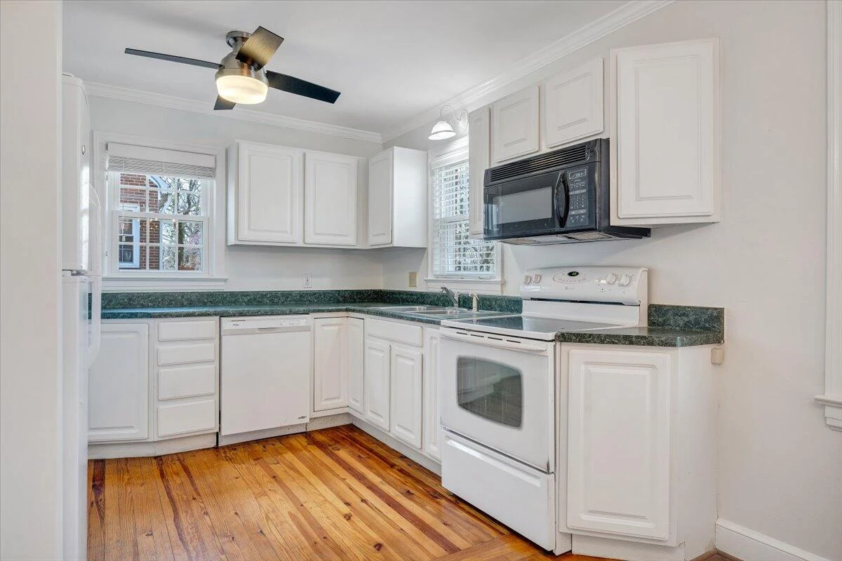 2937 Oak Crest AVE - Photo 15
