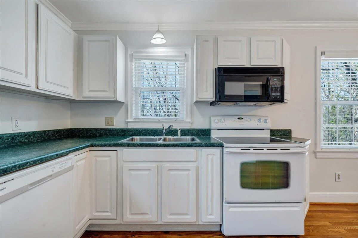 2937 Oak Crest AVE - Photo 18