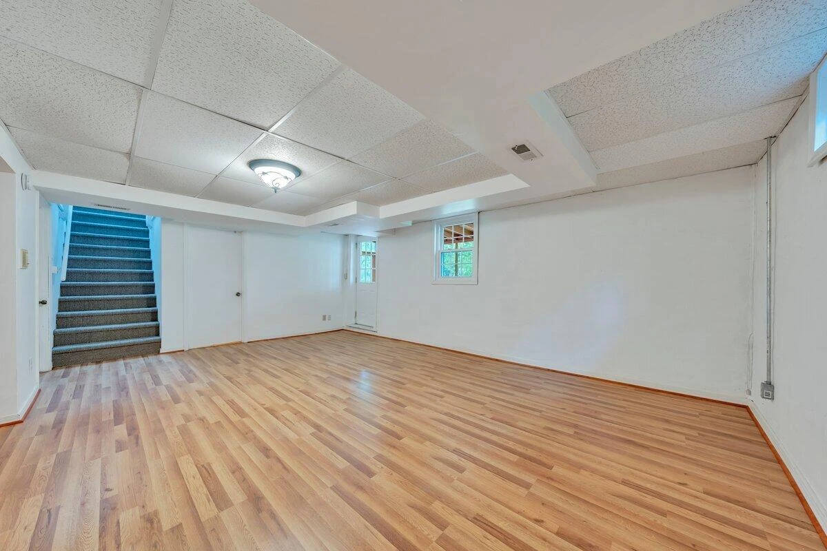 2937 Oak Crest AVE - Photo 26