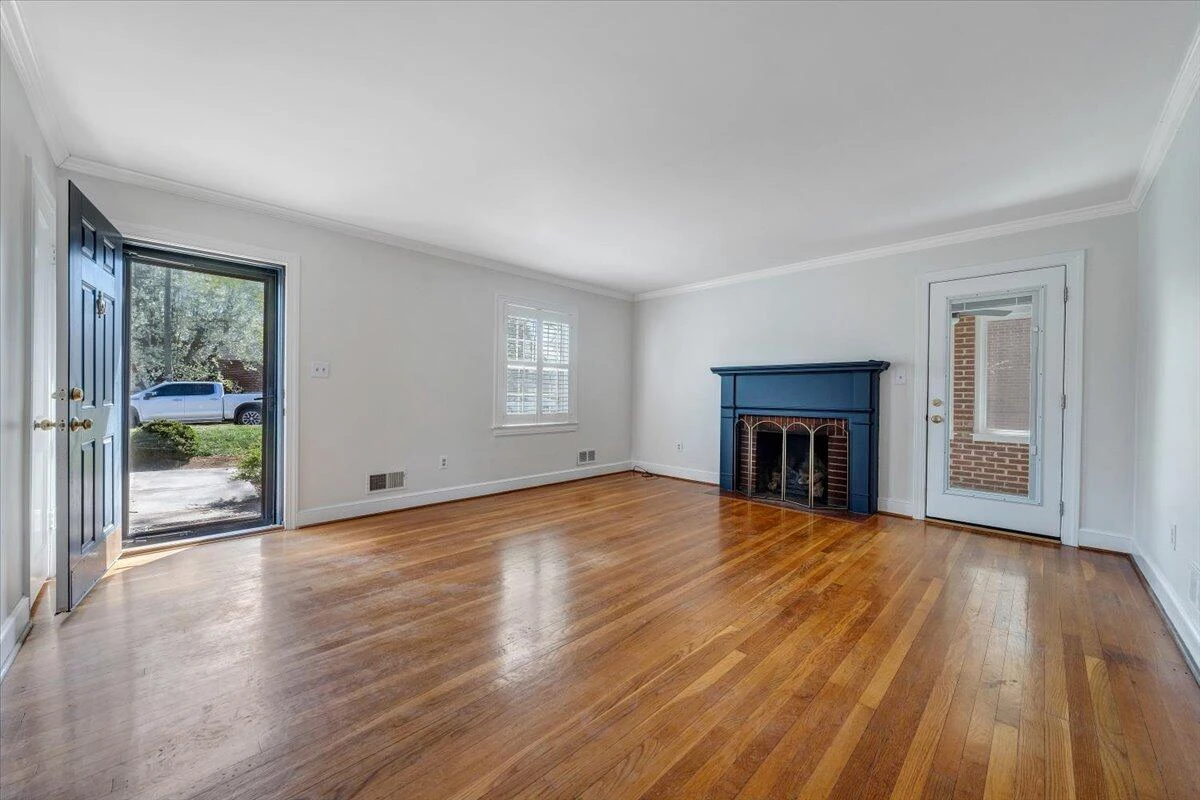 2937 Oak Crest AVE - Photo 8