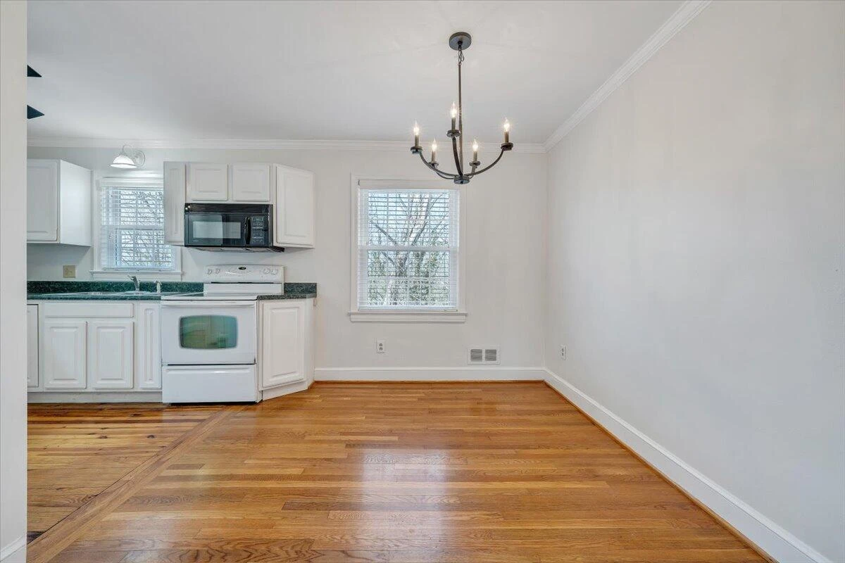 2937 Oak Crest AVE - Photo 11