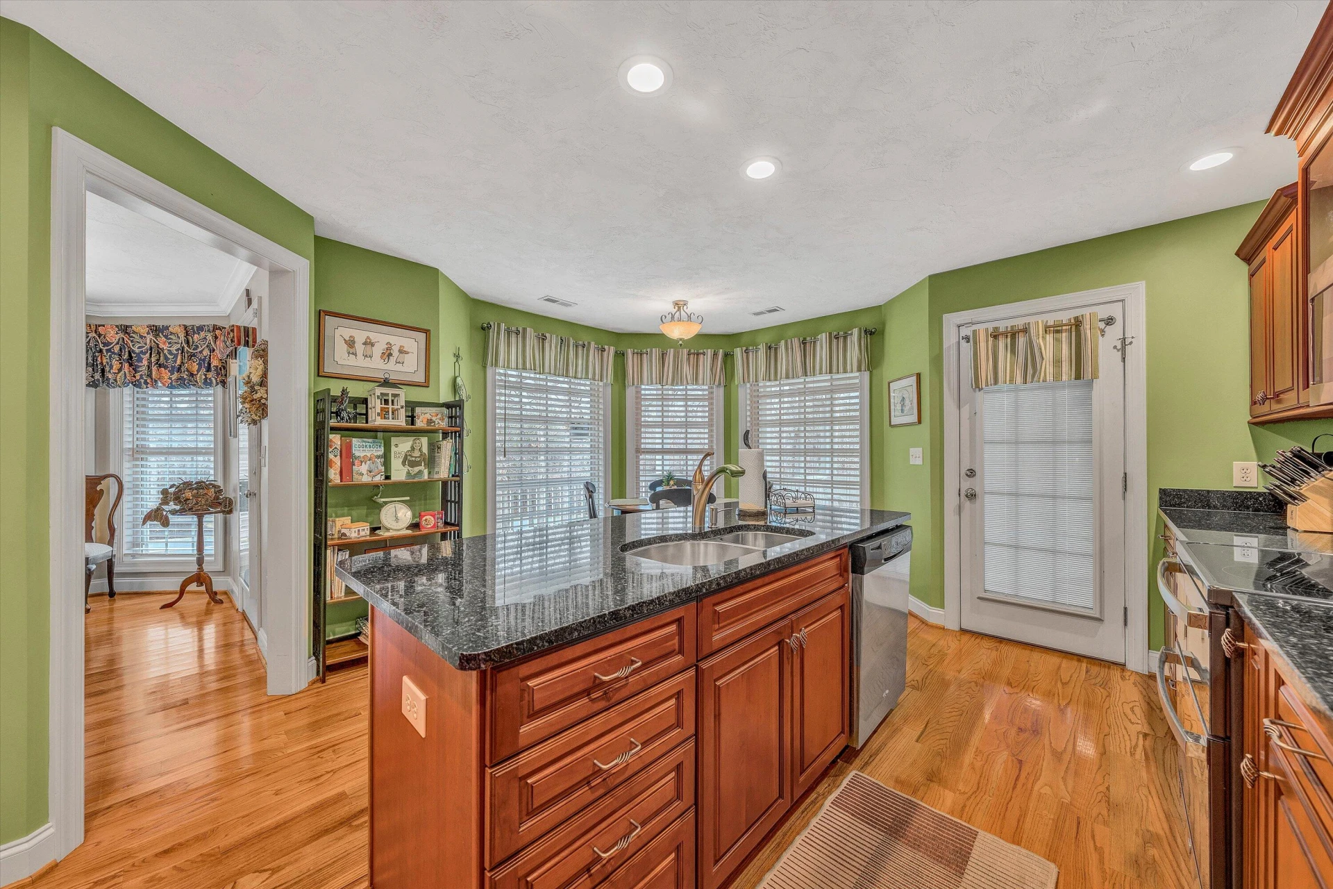1028 Marie DR - Photo 26