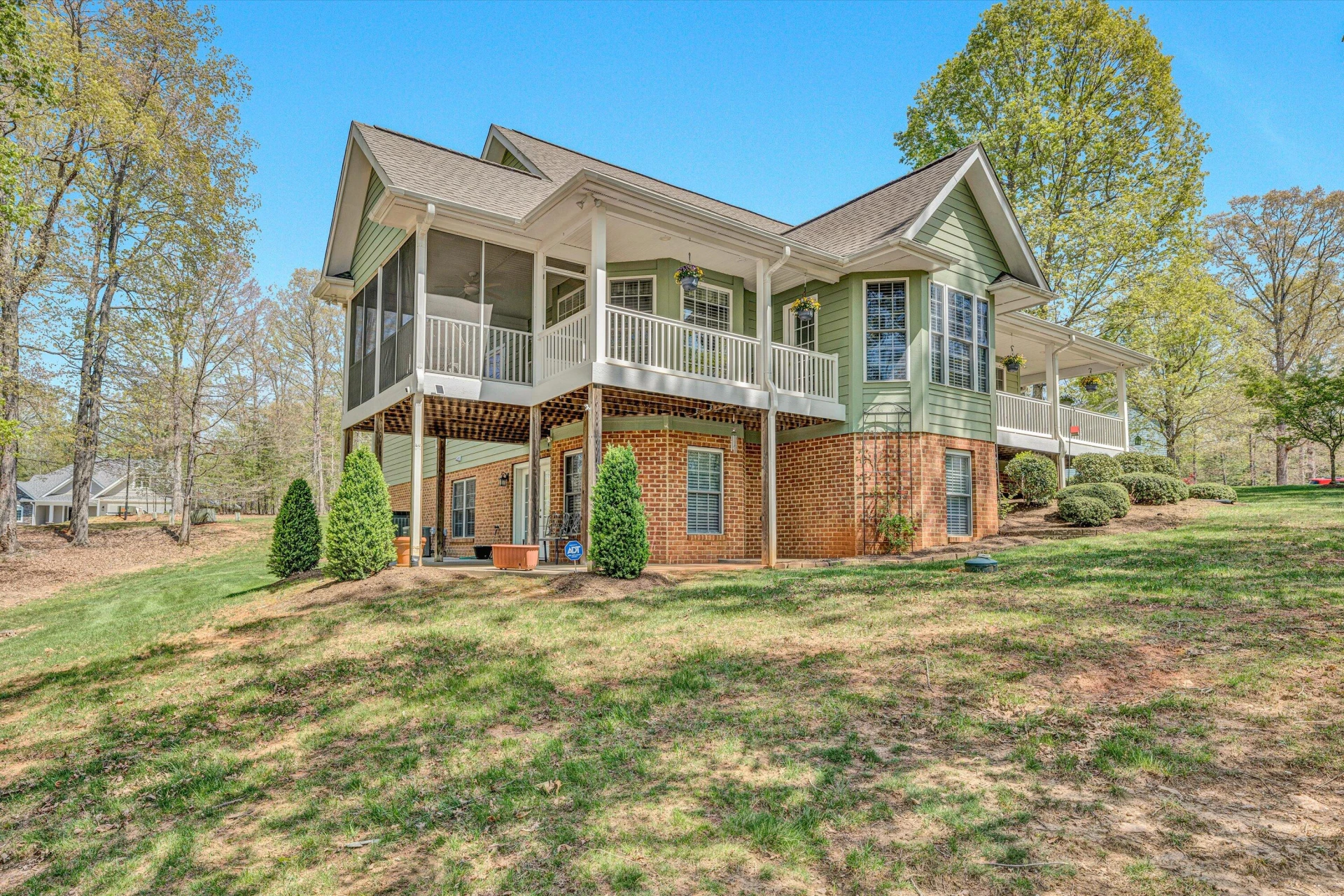 1028 Marie DR - Photo 5