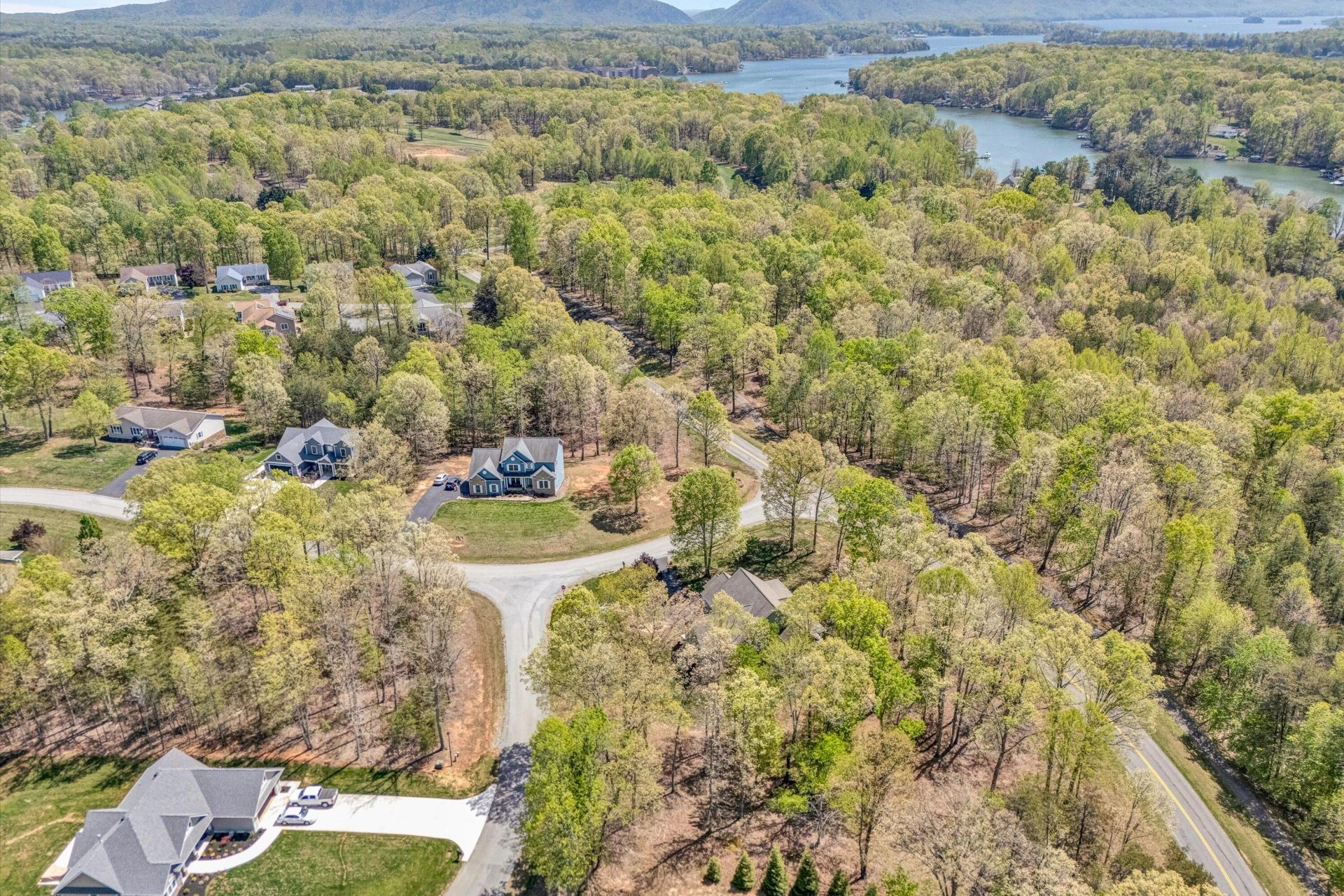 1028 Marie DR - Photo 7
