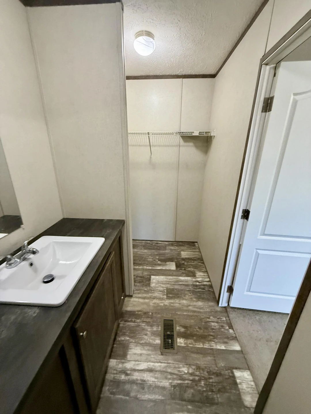 4942 Jeters Chapel RD - Photo 19