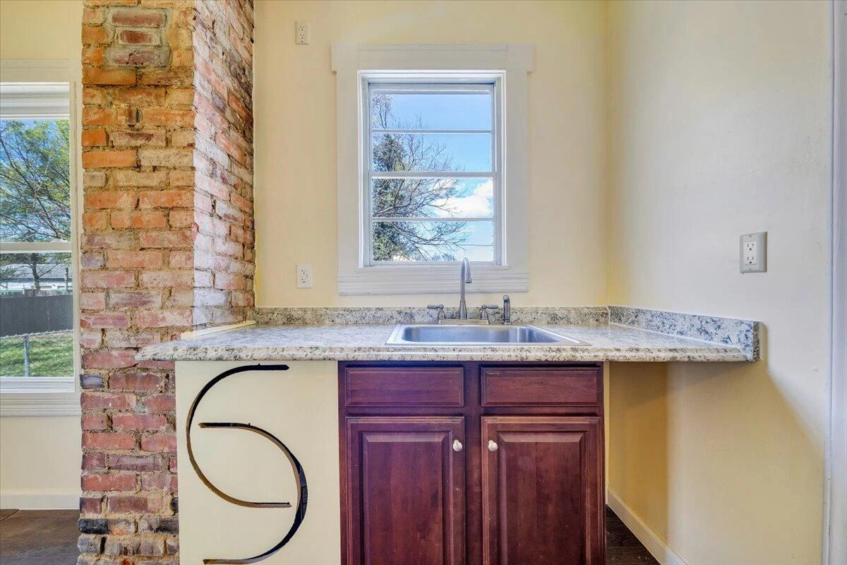 916 Dale AVE - Photo 14