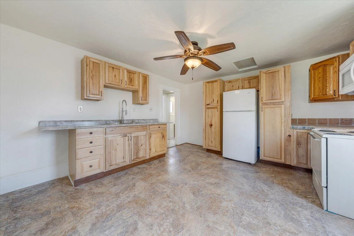 916 Dale AVE - Photo 24