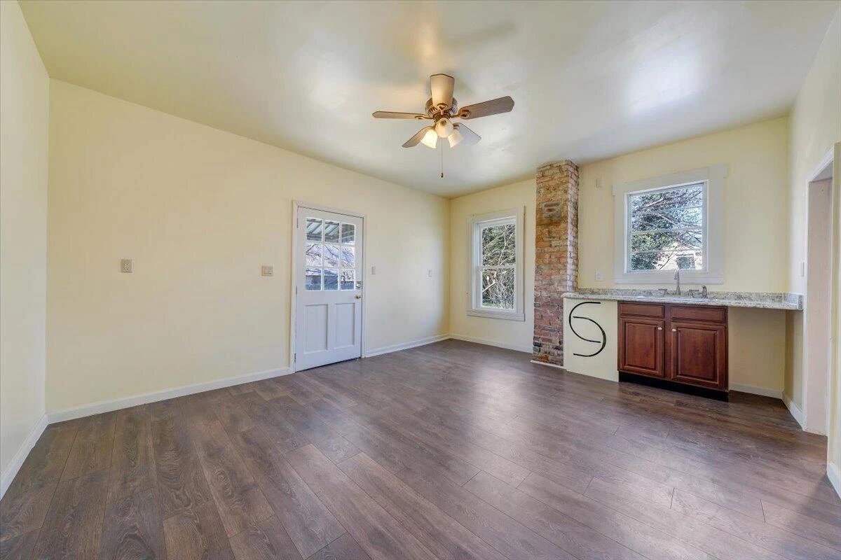 916 Dale AVE - Photo 12