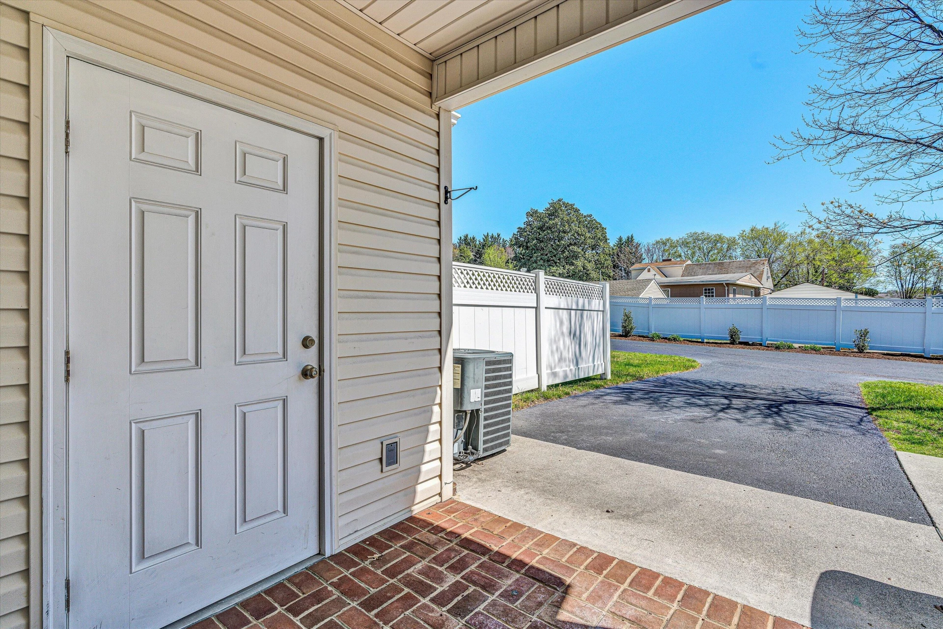 88 Maple ST - Photo 26