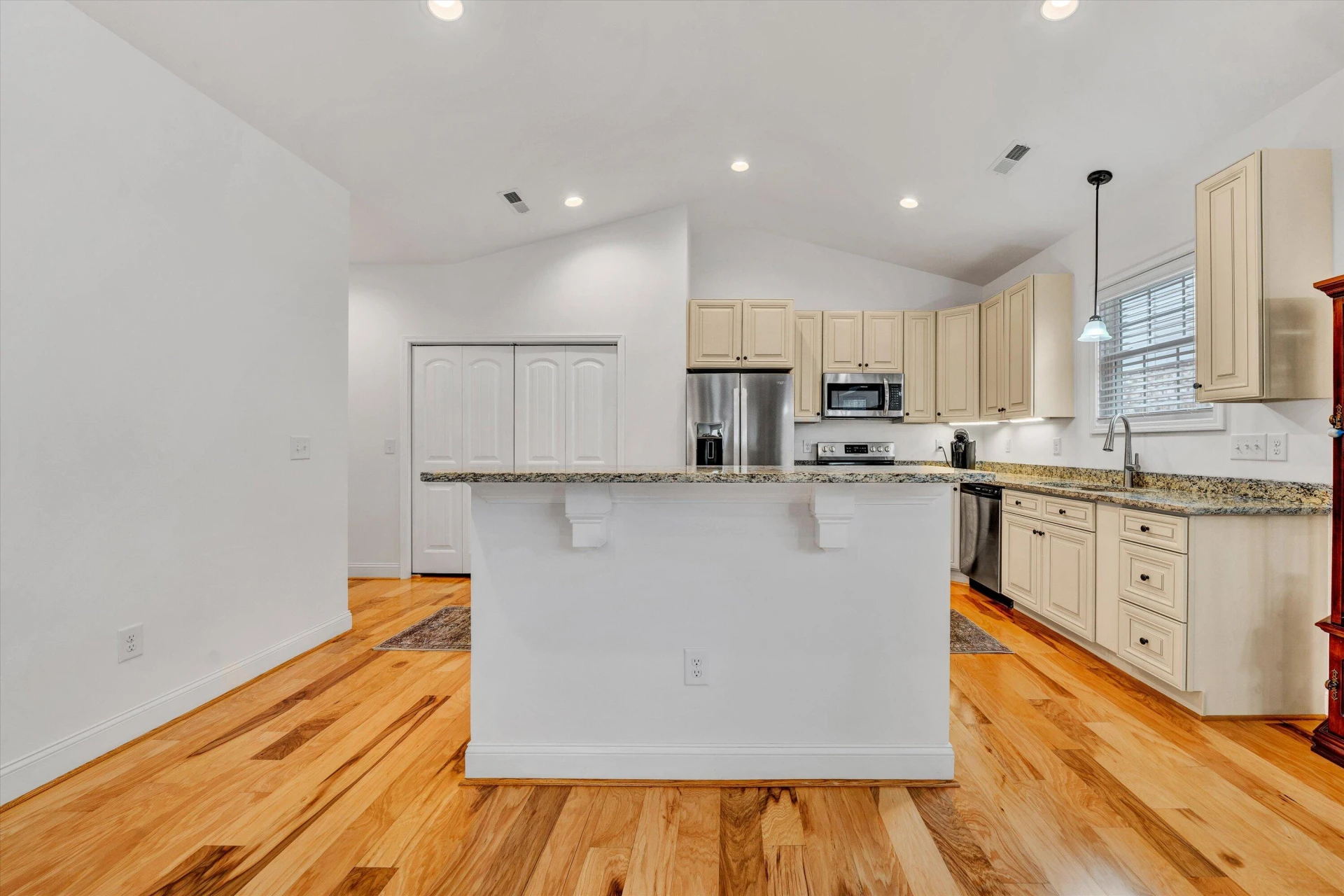 1252 Trafalgar DR - Photo 10