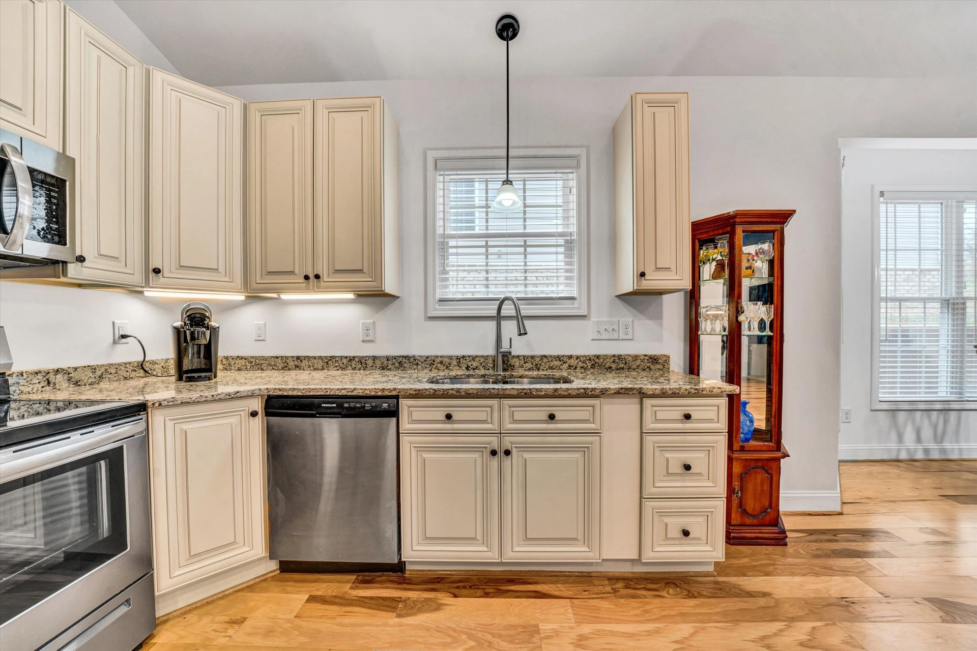 1252 Trafalgar DR - Photo 7