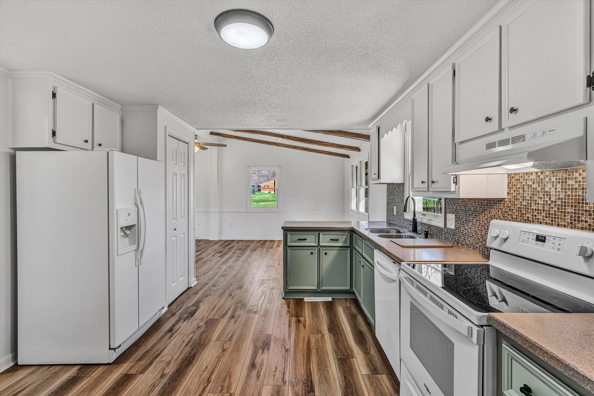 1330 Springfield DR - Photo 11