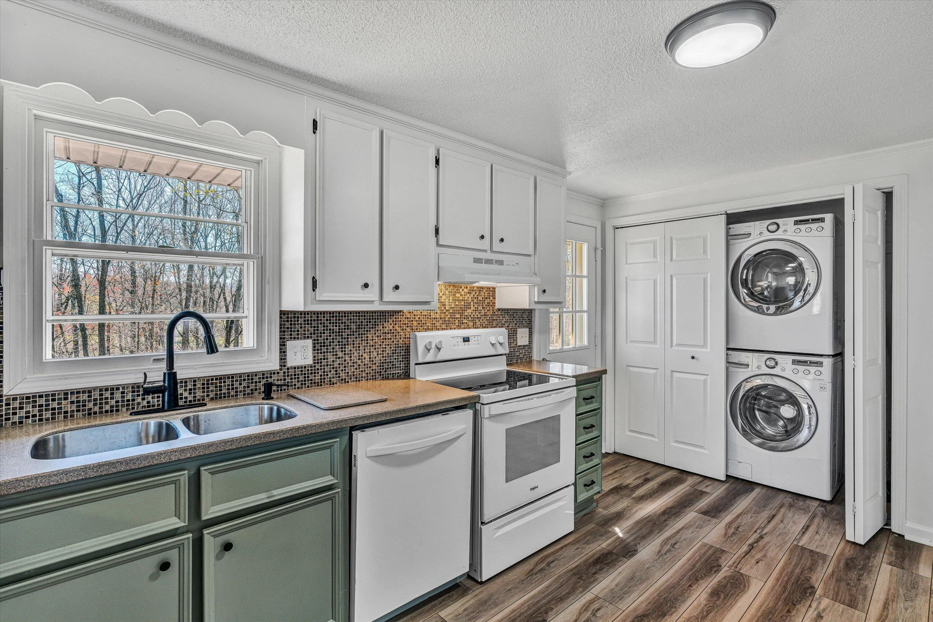 1330 Springfield DR - Photo 12