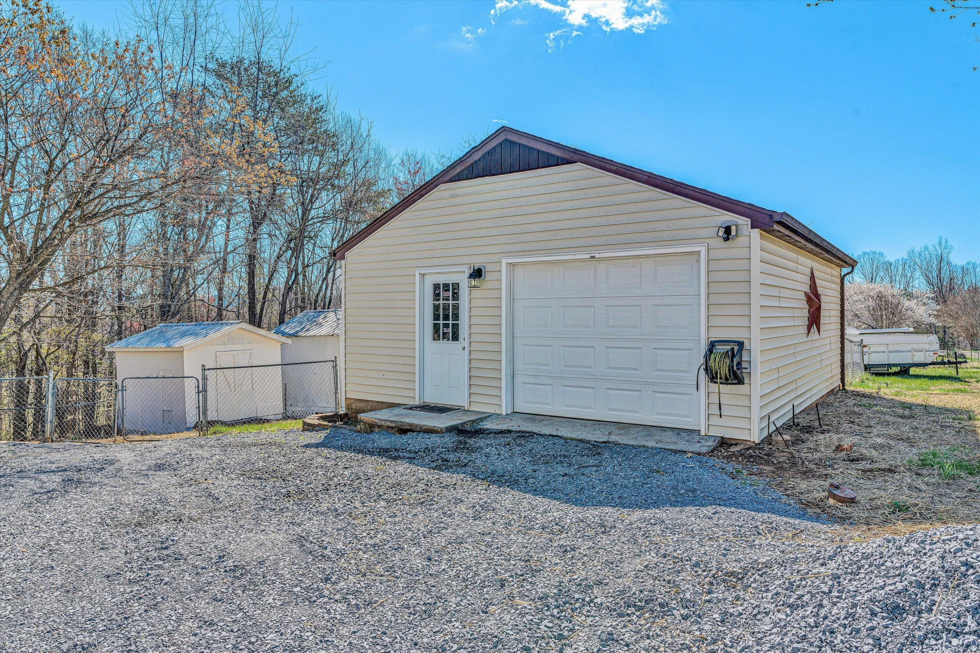 1330 Springfield DR - Photo 4