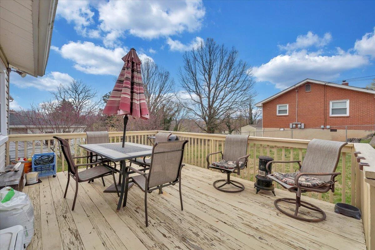 2501 Weaver RD - Photo 35