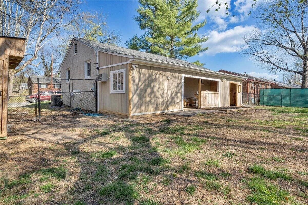 331 Ross ST - Photo 16