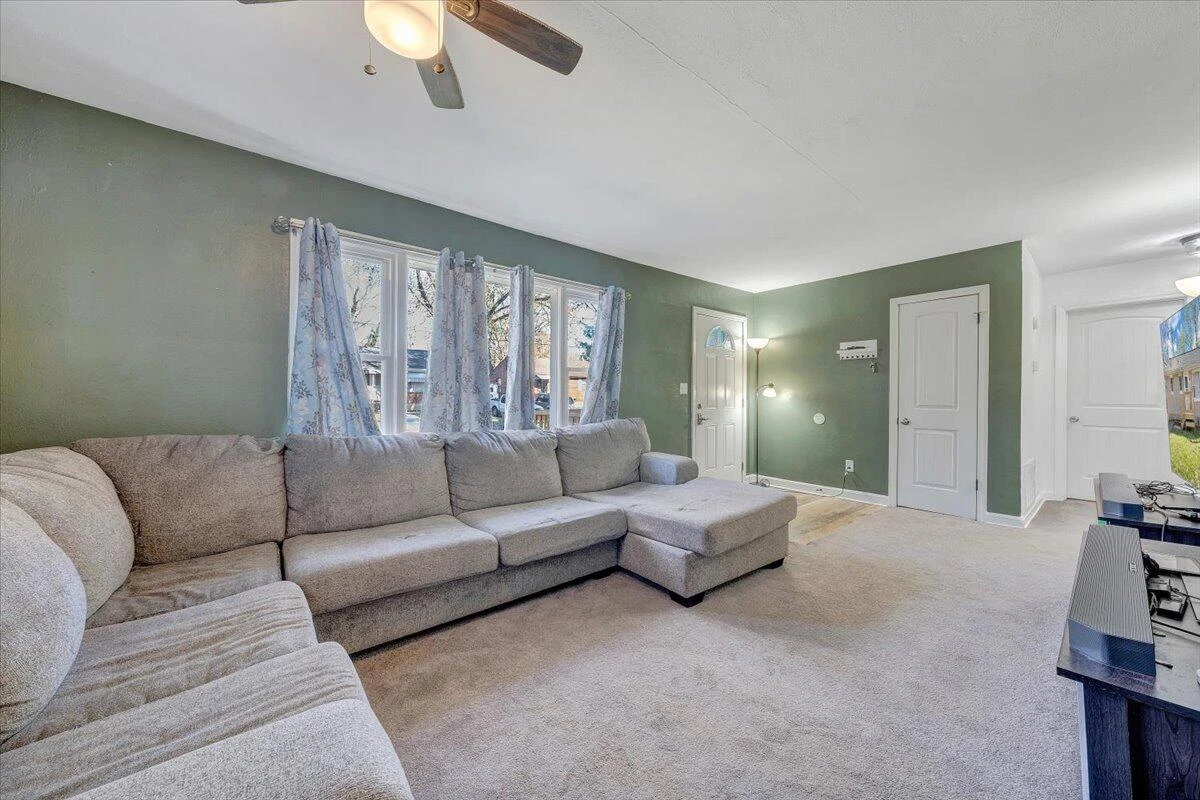 331 Ross ST - Photo 3