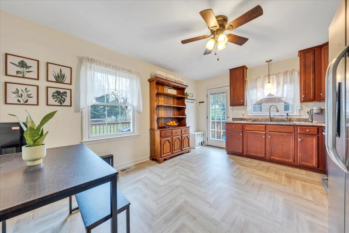 903 Olney RD - Photo 5