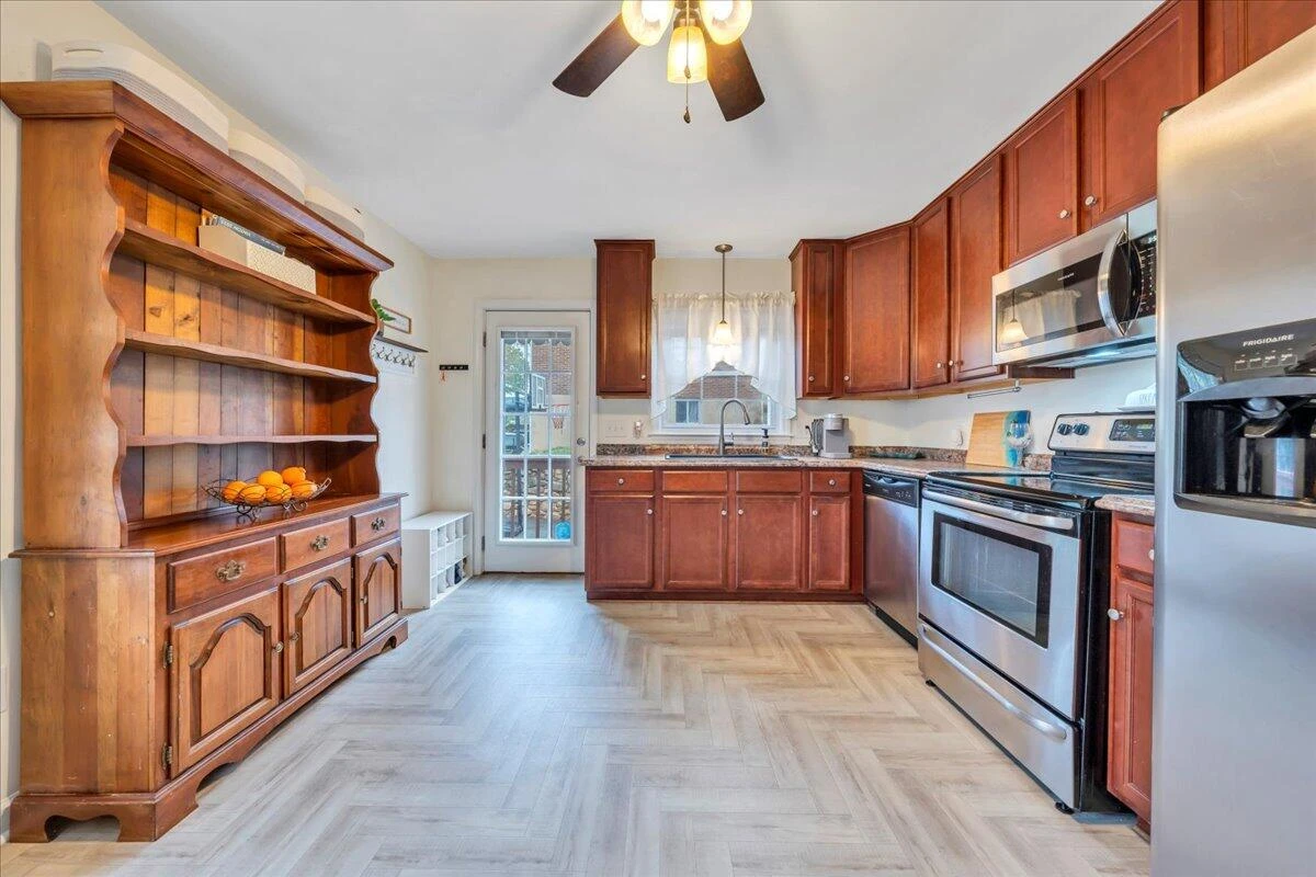 903 Olney RD - Photo 6