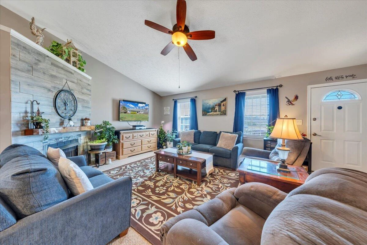 2281 Smith Mountain Lake PKWY - Photo 3