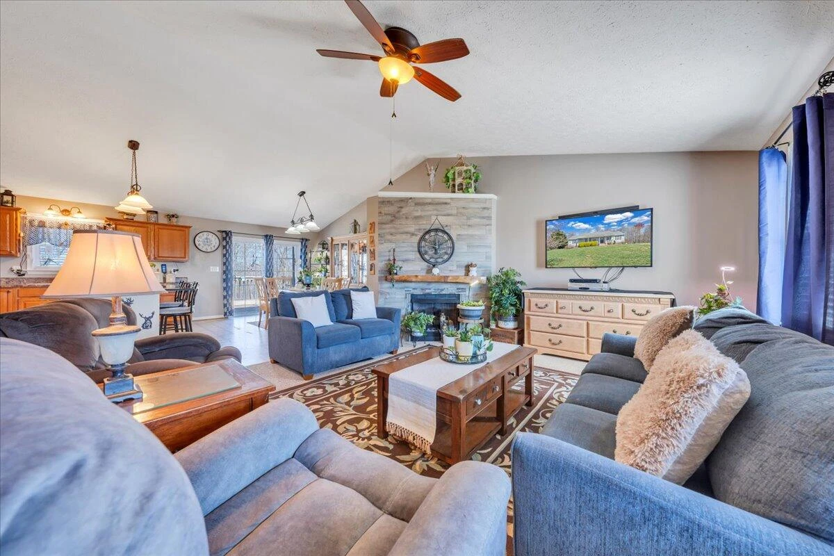 2281 Smith Mountain Lake PKWY - Photo 4