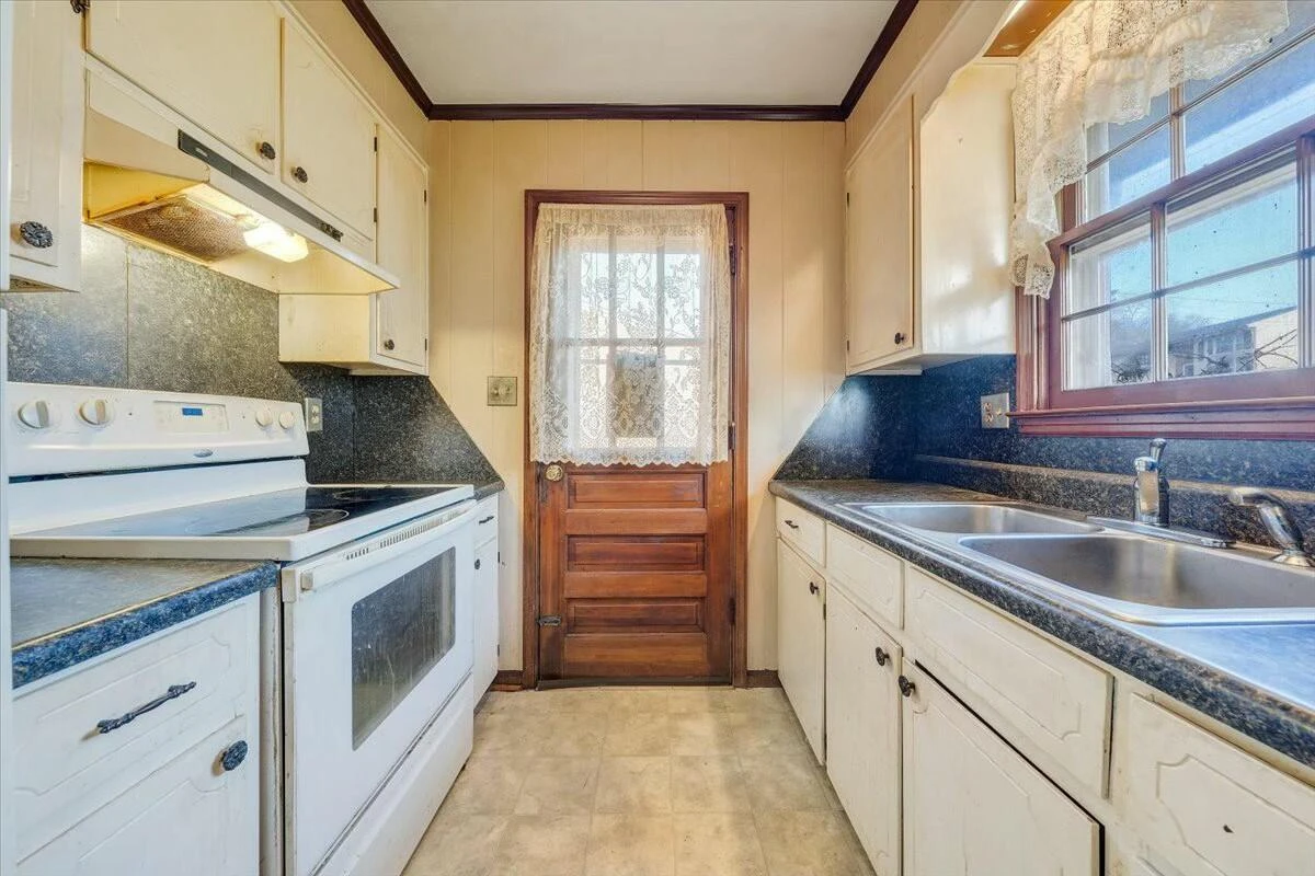 822 Brownwood DR - Photo 3