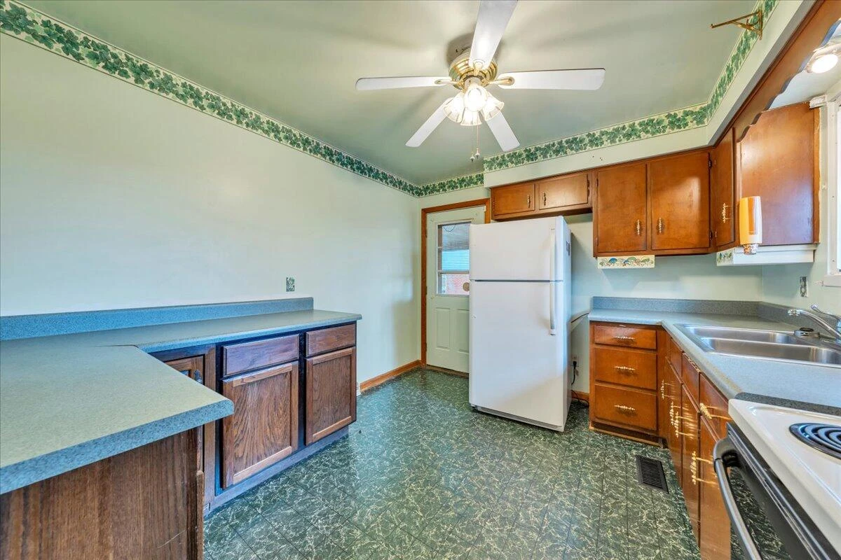 316 Houston AVE - Photo 12