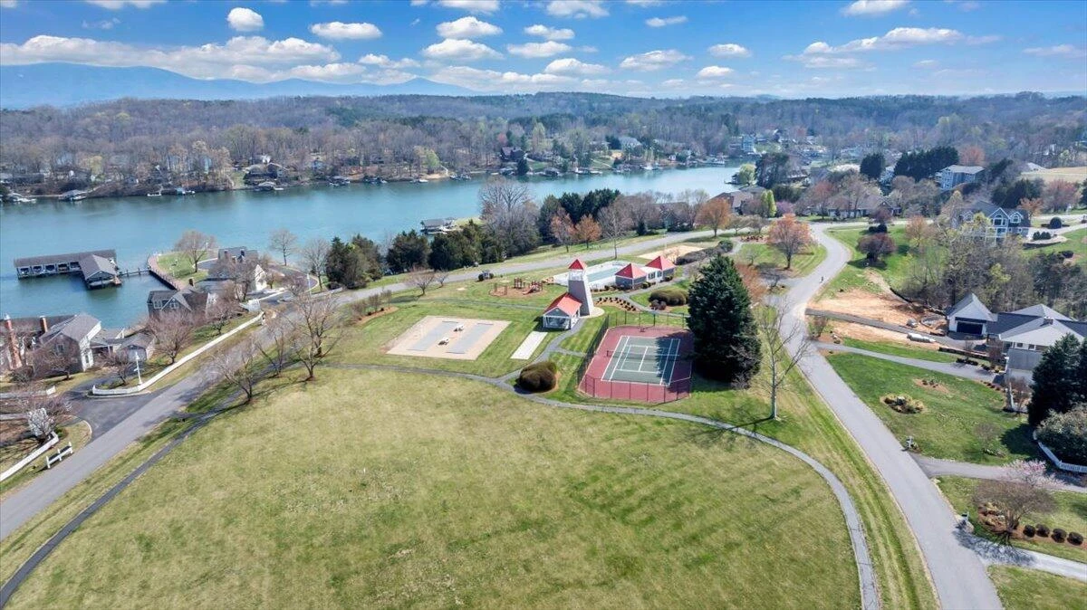 949 Boardwalk DR - Photo 109