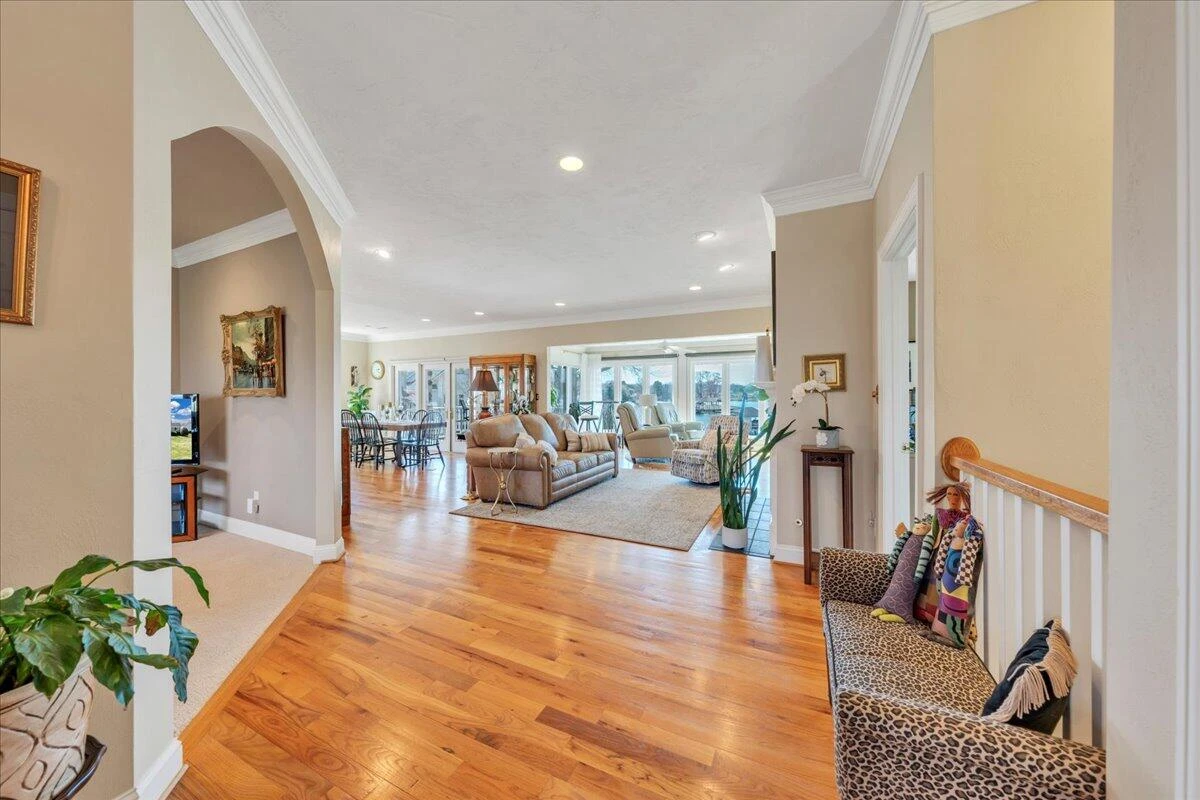 949 Boardwalk DR - Photo 17