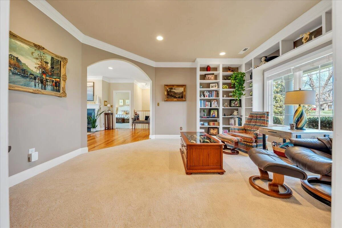 949 Boardwalk DR - Photo 21