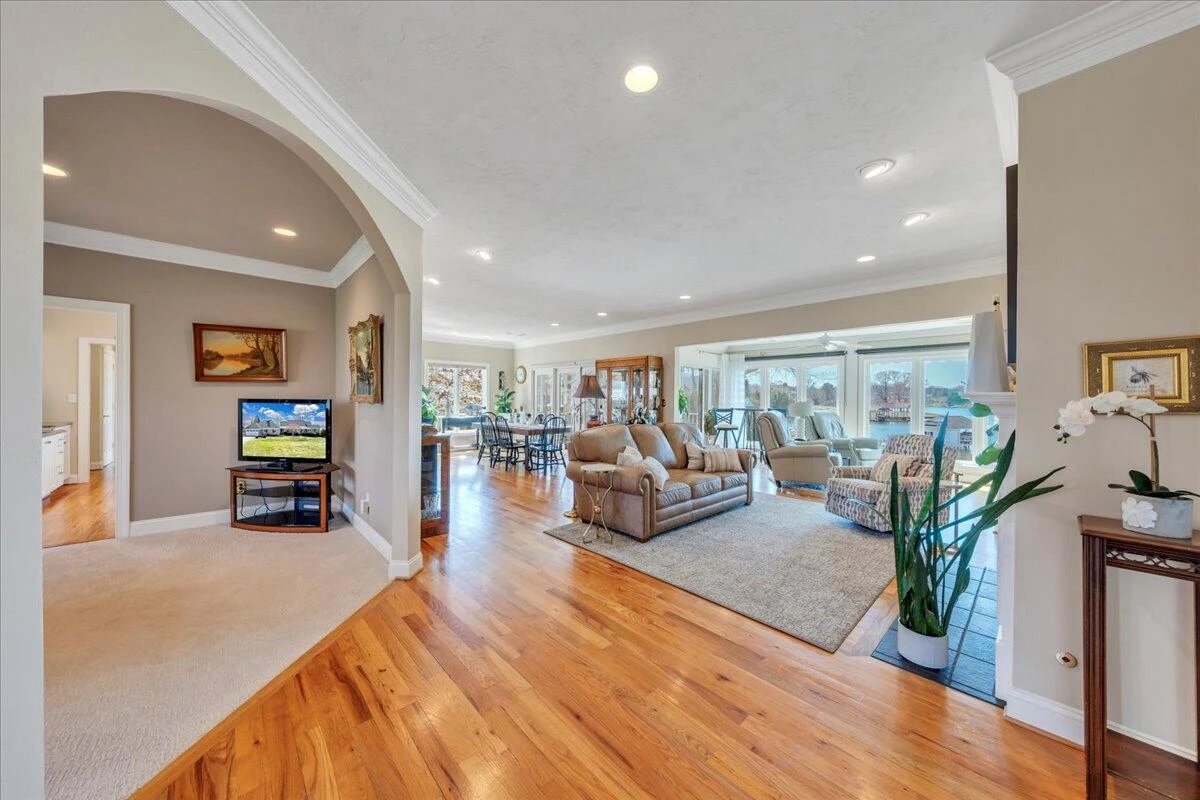 949 Boardwalk DR - Photo 23