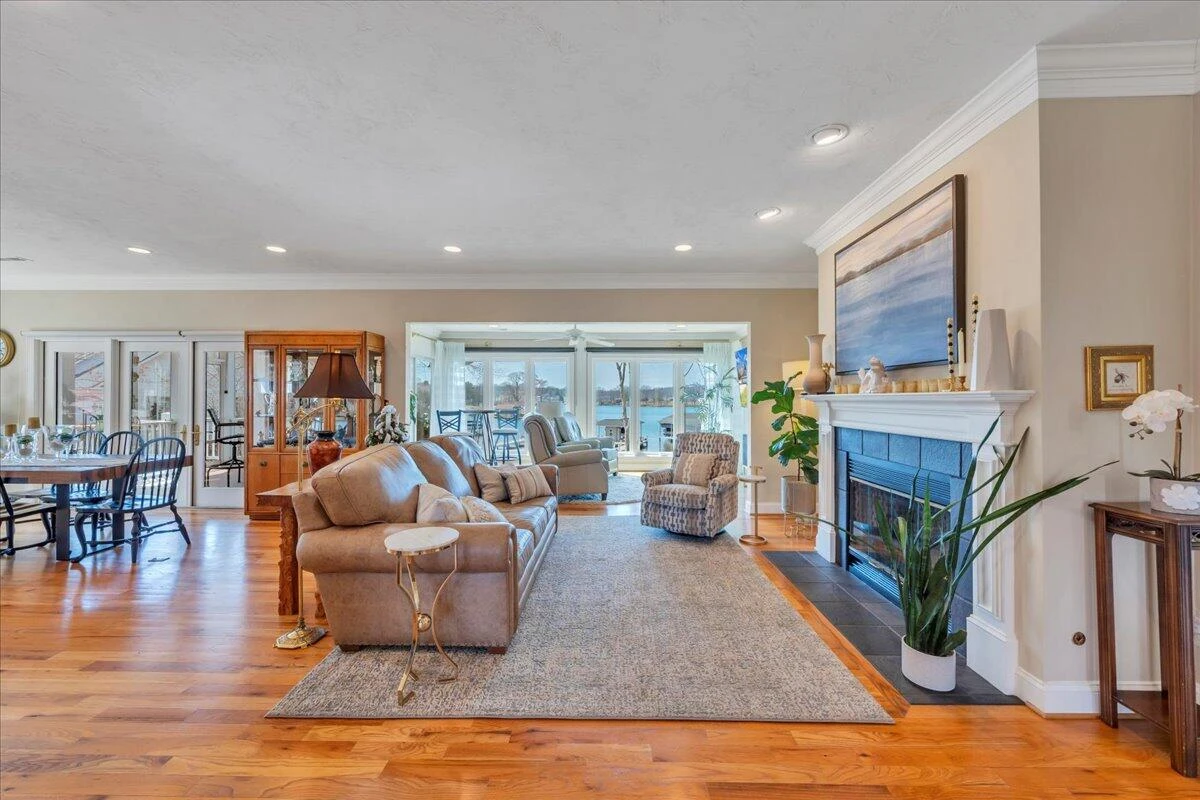 949 Boardwalk DR - Photo 24