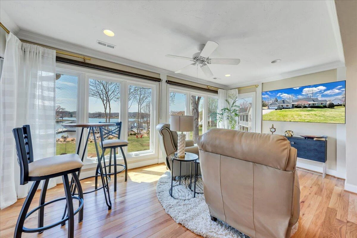 949 Boardwalk DR - Photo 26