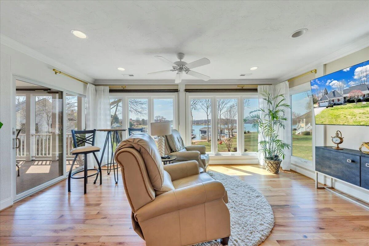 949 Boardwalk DR - Photo 28