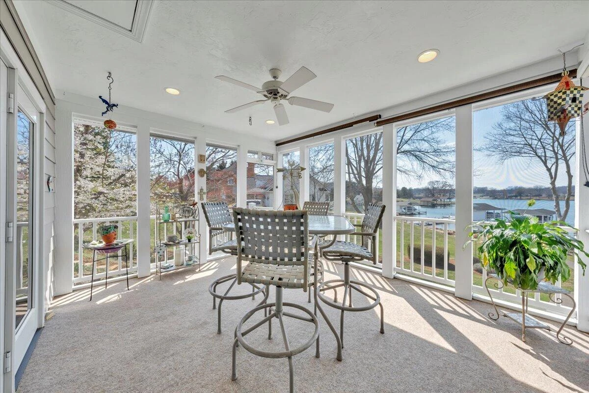 949 Boardwalk DR - Photo 30