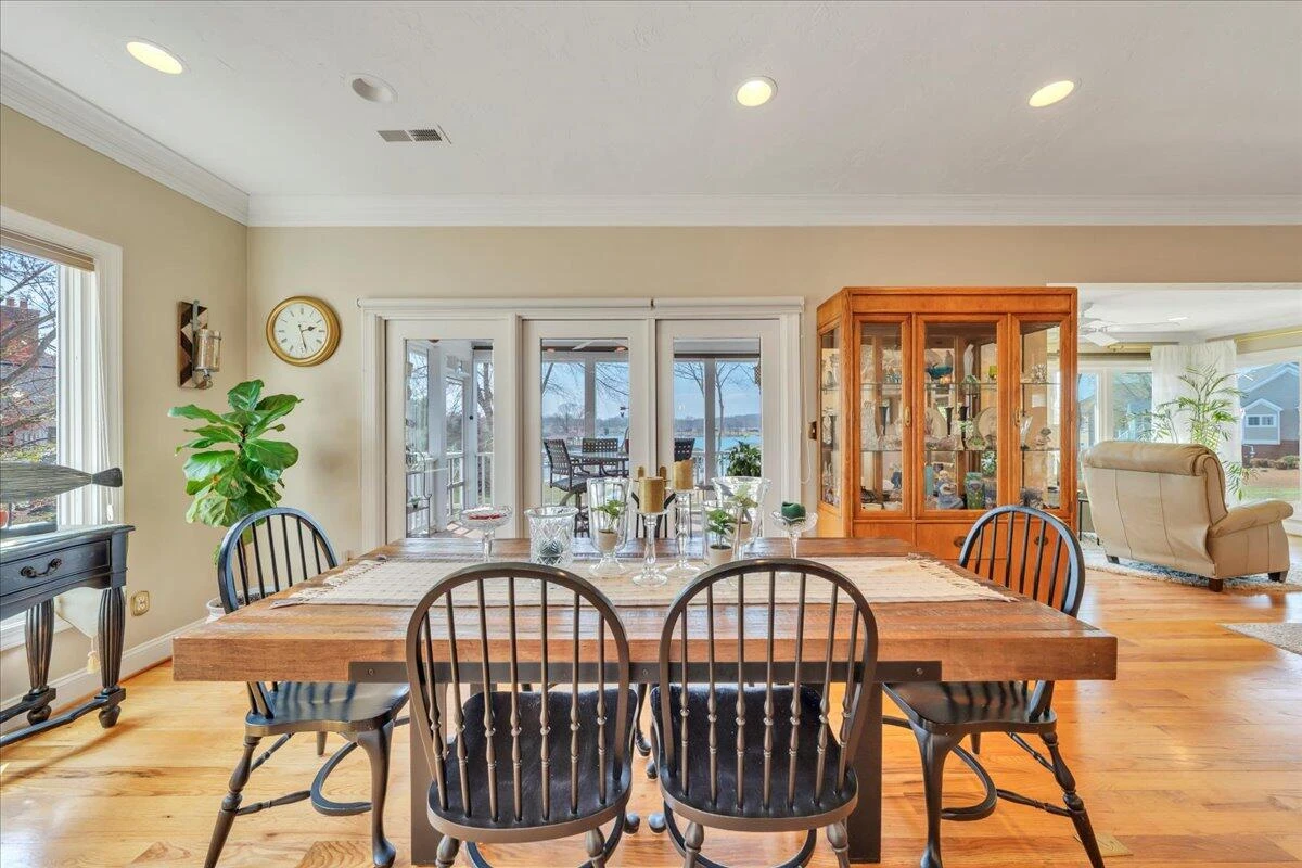 949 Boardwalk DR - Photo 35