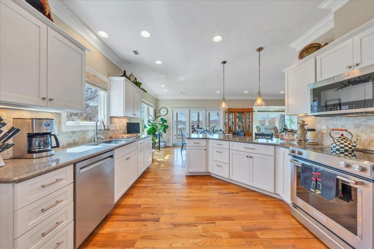 949 Boardwalk DR - Photo 41