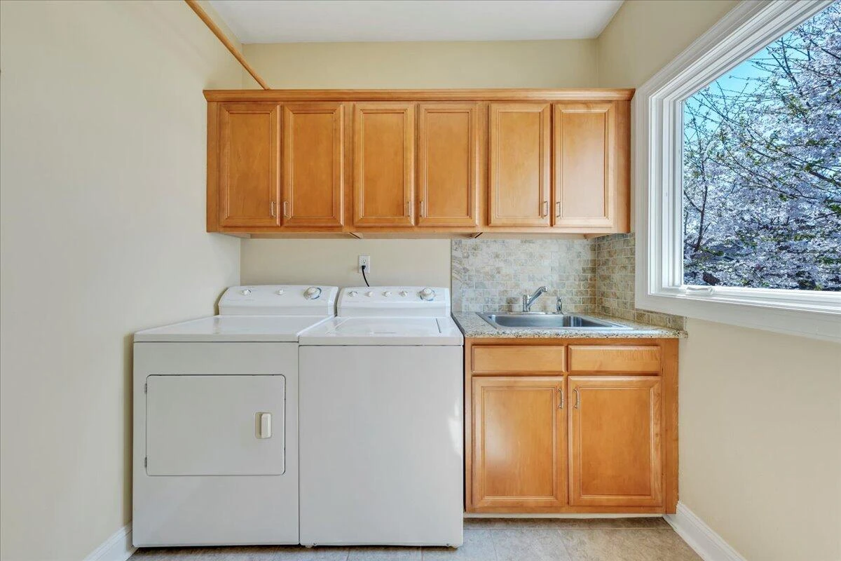 949 Boardwalk DR - Photo 42