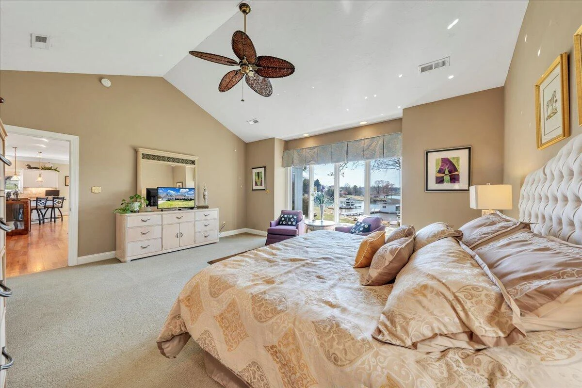 949 Boardwalk DR - Photo 50