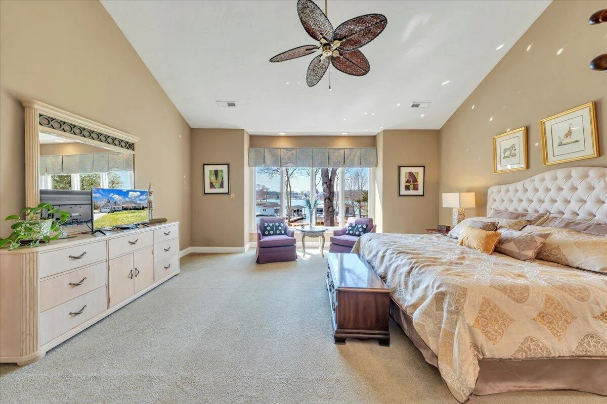949 Boardwalk DR - Photo 51
