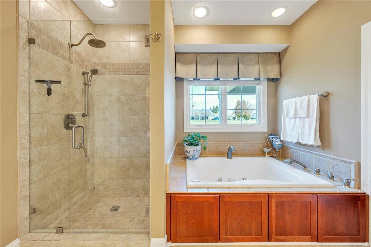 949 Boardwalk DR - Photo 52