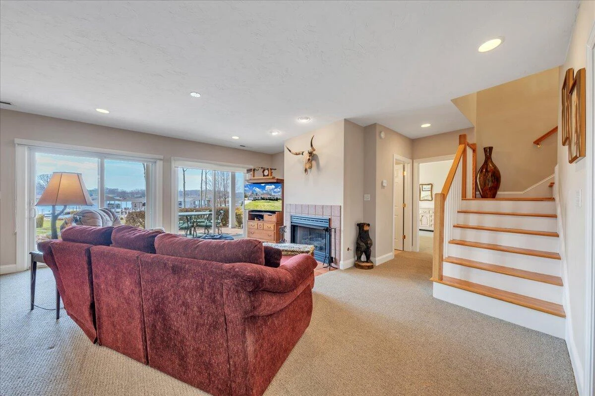 949 Boardwalk DR - Photo 56