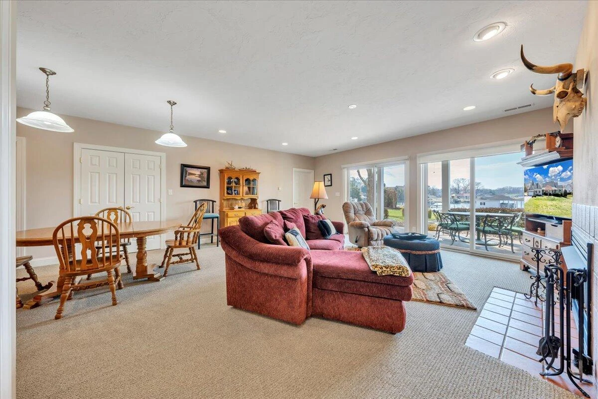 949 Boardwalk DR - Photo 57