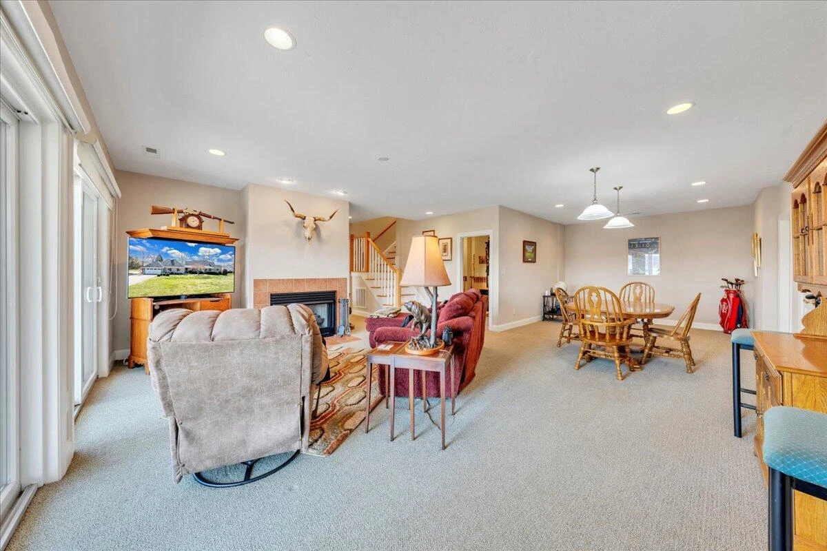 949 Boardwalk DR - Photo 58