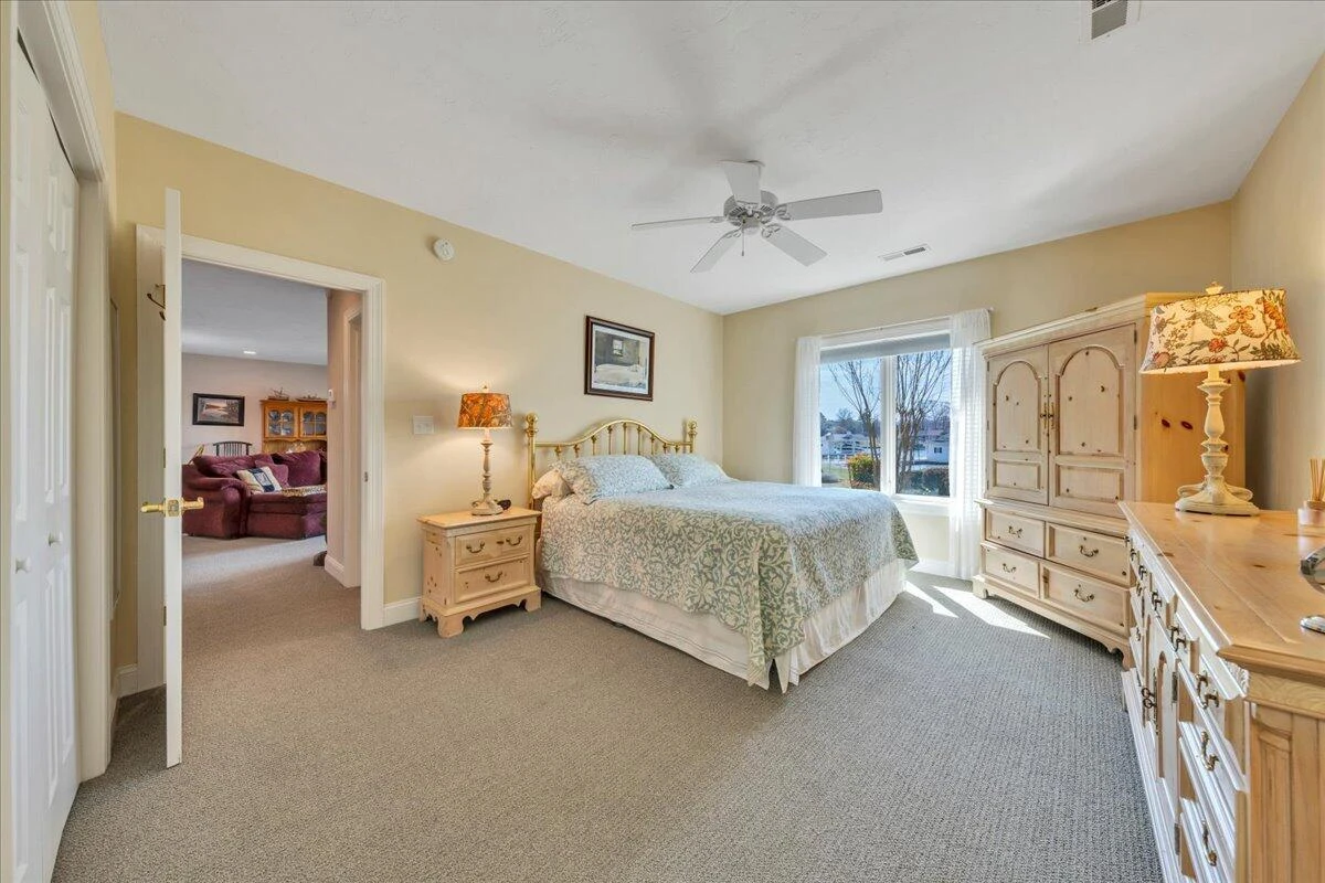949 Boardwalk DR - Photo 63